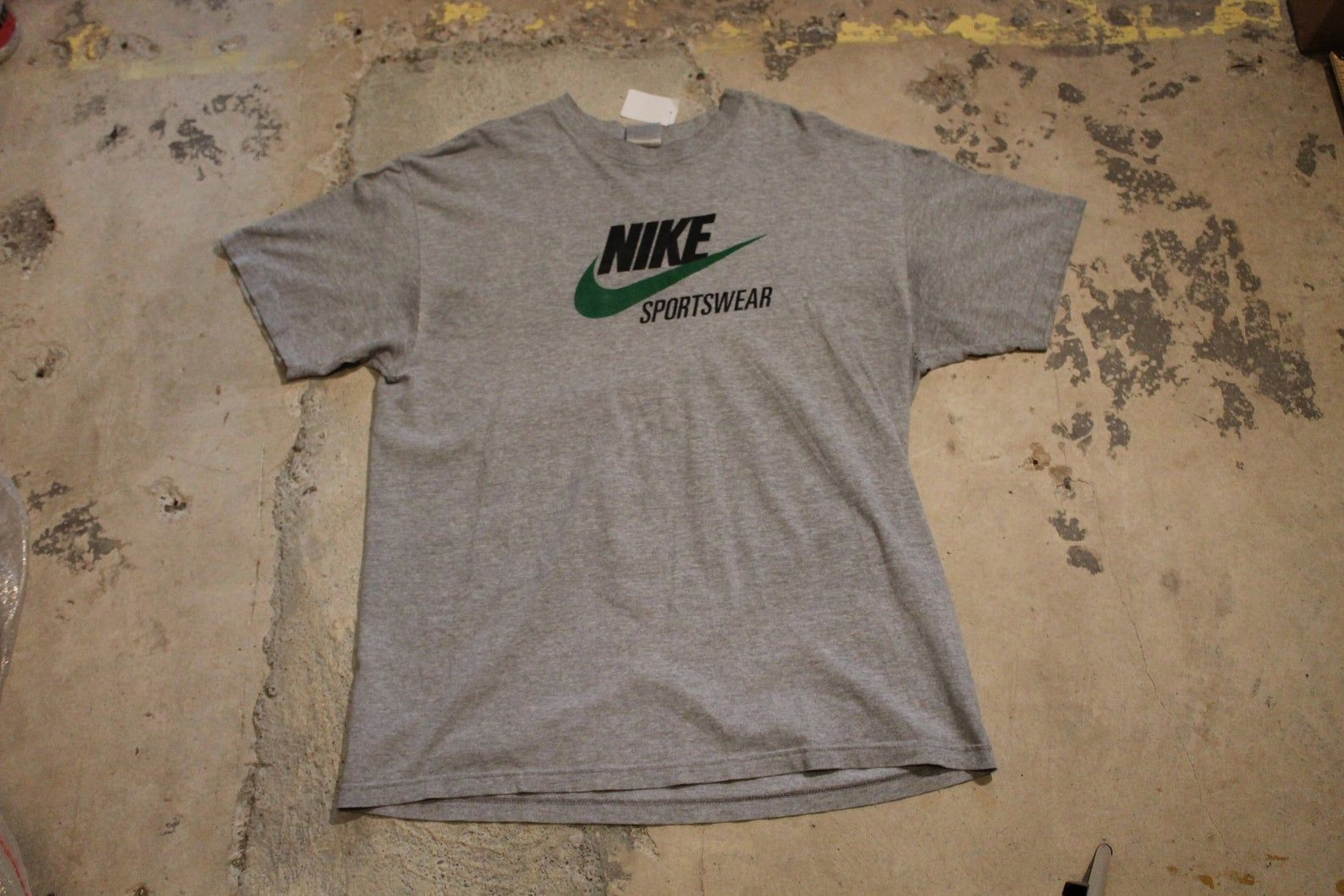 Sportswear / Vintage T-Shirt / Swoosh Graphic / Brand Logo / 80S / 90S / Streetwear Fashion / Grey Tag / Sportswear / Athleisure