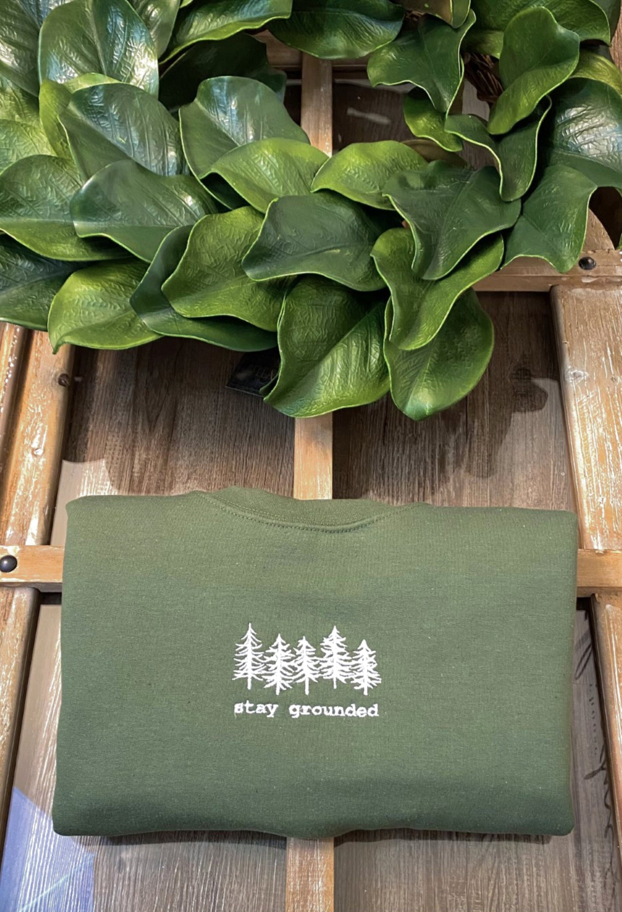 Stay Grounded Vintage Embroidered Sweatshirt Tumblr Sweatshirt Embroidered Crew Neck Trendy Sweatshirts Gift for Nature Lover