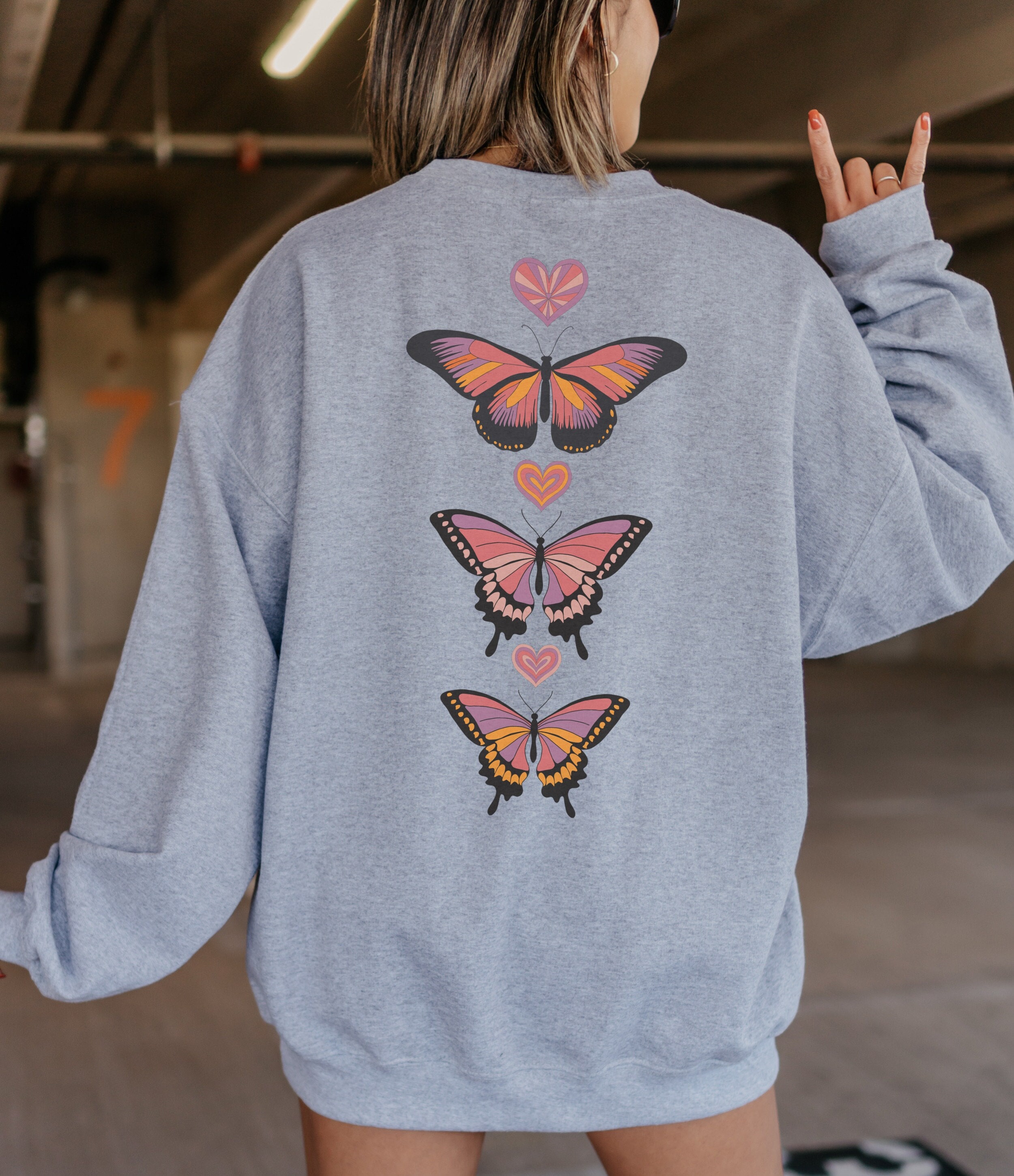 Butterfly Crewneck Sweatshirt Women Trendy Clothes VSCO Sweatshirt Preppy Sweatshirt Pinterest Sweatshirt Egirl Clothing Aesthetic Clothes