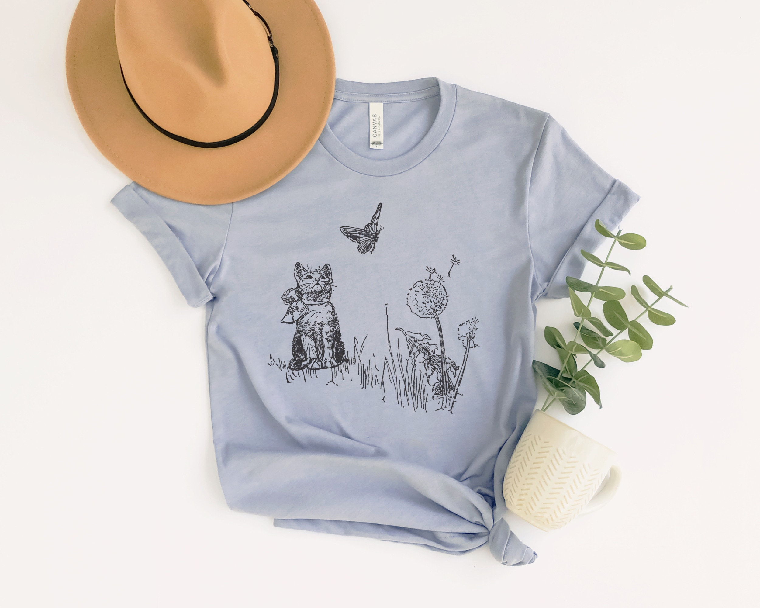 Vintage Cat Shirt Cat & Butterfly Tshirt Vintage Clothes Cat Lover Gift Cute Cat Shirt Kitten T-shirt Cute Kitty Tee Shirt Cat Mom Cat Mama