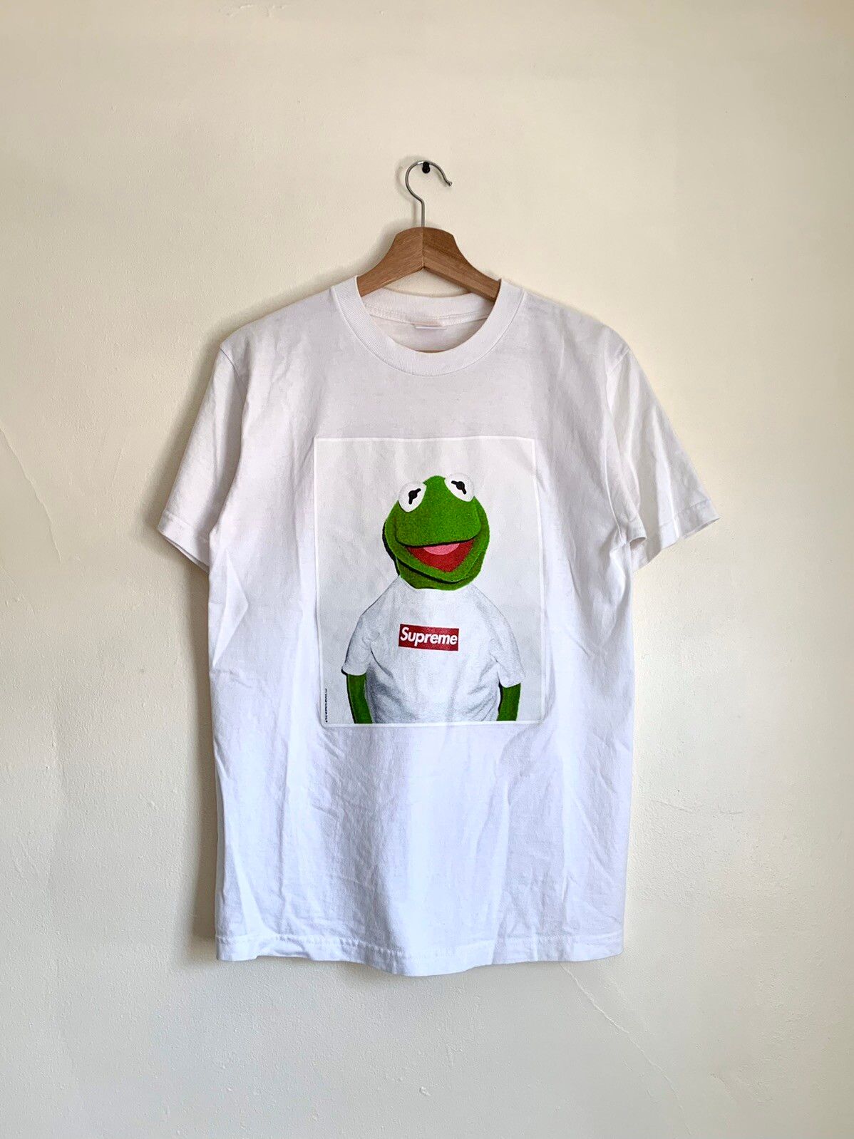 Supreme Kermit Box Logo Photo Tee Shirt The Muppets, Shirt Outfit, Gifts For Men, Gifts For Women