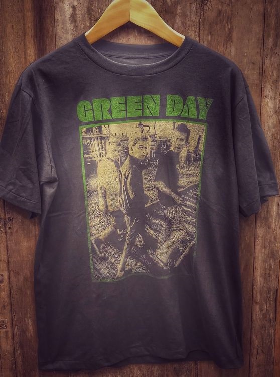 Vintage Green Day Rock Music Band Shirt Outfit, Shirt Outfit Idea