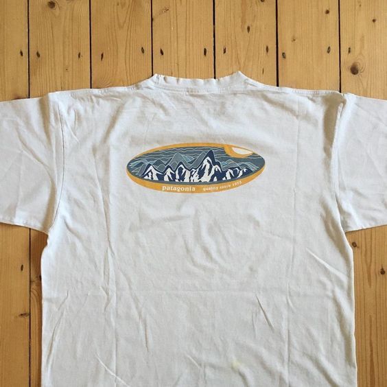 90s Patagonia Oval Logo Tshirt